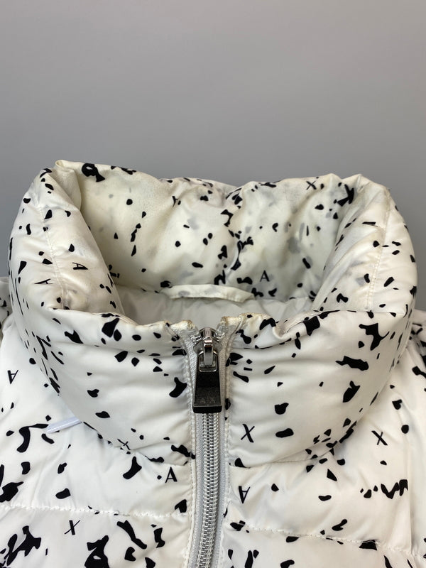 【現状渡し品】【メンズ】 ARMANI EXCHANGE アルマーニエクスチェンジ 6KZB06 ZNKRZ PUFFER JACKET パファージャケット 中綿ジャケット 141-261003-ta-28-min サイズ：M カラー：ホワイト/ブラック 万代Net店