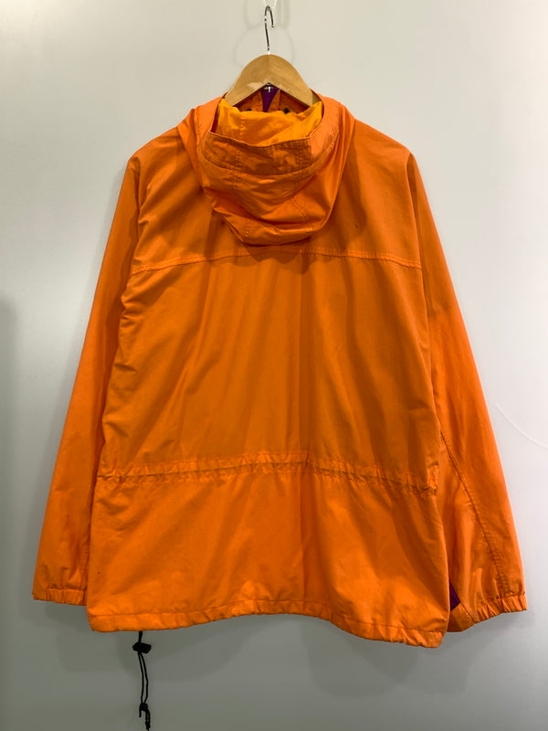 【現状渡し品】【メンズ】 PATAGONIA パタゴニア 90S ANORAK JACKET 90年代 アノラック ジャケット プルオーバー フード付き ナイロンジャケット メンズ アウター 144-261007-em-14-min サイズ：L カラー：オレンジ 万代Net店
