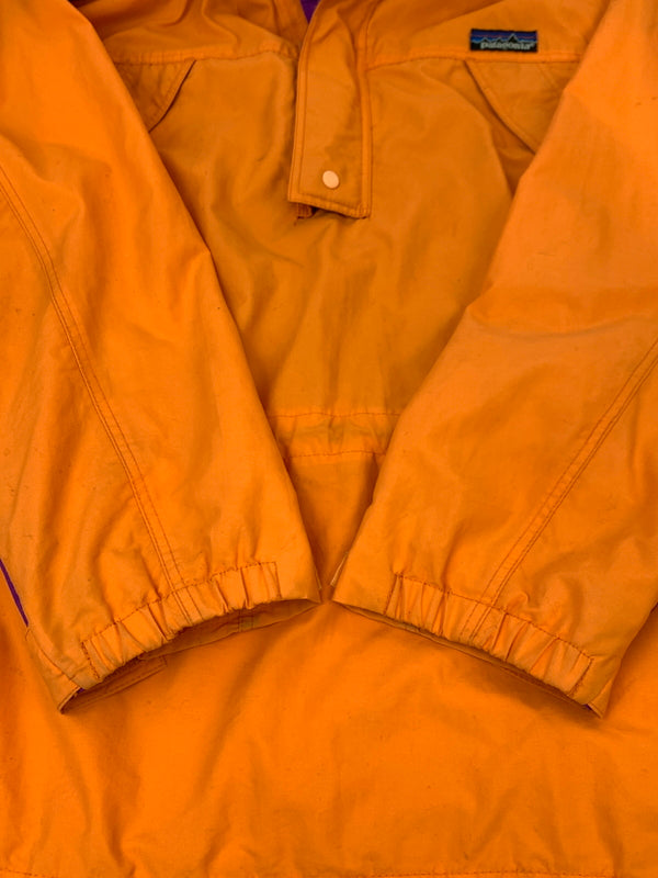【現状渡し品】【メンズ】 PATAGONIA パタゴニア 90S ANORAK JACKET 90年代 アノラック ジャケット プルオーバー フード付き ナイロンジャケット メンズ アウター 144-261007-em-14-min サイズ：L カラー：オレンジ 万代Net店