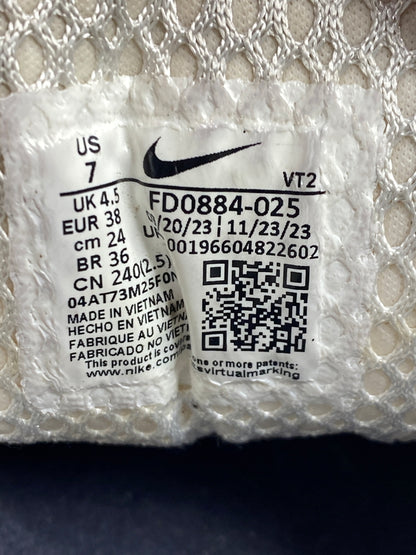 【中古品】【レディース】 NIKE ナイキ W ZOOM VOMERO 5 FD0884-025 ズーム ボメロ 5 ウィメンズ シューズ スニーカー レディース 靴 166-261008-em-04-min サイズ：24.0cm カラー：シルバー系 万代Net店
