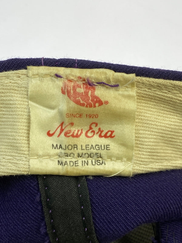 【中古品】【メンズ】 NEW ERA ニューエラ WASHINGTON HUSKIES CAP ワシントン ハスキーズ キャップ 帽子 185-261011-hu-17-min カラー：パープル 万代Net店
