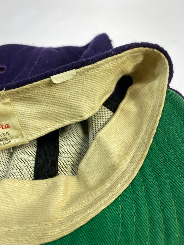 【中古品】【メンズ】 NEW ERA ニューエラ WASHINGTON HUSKIES CAP ワシントン ハスキーズ キャップ 帽子 185-261011-hu-17-min カラー：パープル 万代Net店