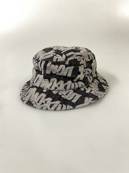 【中古品】【メンズ】 SUPREME シュプリーム FAT TIP JACQUARD DENIM CRUSHER ファット ティップ ジャカード デニム クラッシャー 帽子 ハット バケットハット 185-261008-KS-27-min サイズ：M-R カラー：ブラック/グレー 万代Net店