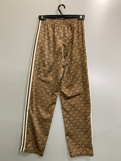 【中古品】【メンズ】 ADIDAS アディダス FIREBIRD CLASSIC MOLOGLAM TRACK PANTS ファイヤーバード クラシック モノグラム トラック パンツ メンズ ボトムス ジャージ 158-261008-em-26-min サイズ：XS カラー：ブラウン 万代Net店