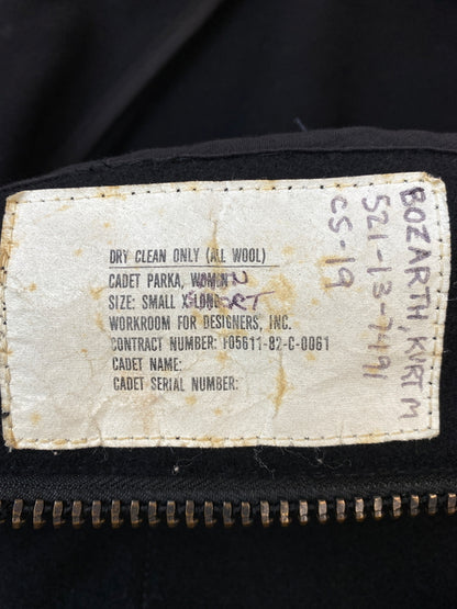 【中古品】【メンズ】 U.S.NAVY ユーエスネイビー カデットコート F05611-82-C-0061 80'S 80年代 ヴィンテージ アメリカ軍 ウールコート 防寒 ミリタリー 146-261007-em-35-min サイズ：S カラー：ブラック 万代Net店