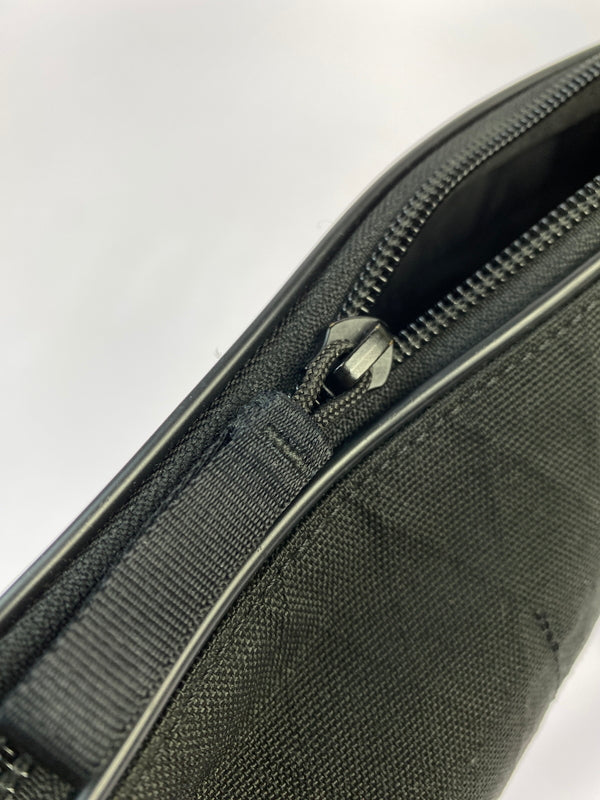 【中古品】【メンズ/レディース】 PORTER ポーター HYBRID SACOCHE ハイブリッド サコッシュ 吉田カバン 軽量 薄マチ 188-261008-em-09-min カラー：ブラック 万代Net店