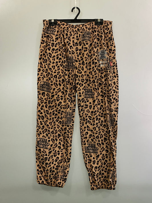 【中古品】【メンズ】 WACKOMARIA ワコマリア × BLACK EYE PATCH ブラックアイパッチ LEOPARD TRACK PANTS レオパード トラックパンツ メンズ ボトムス コラボ 153-261007-em-27-min サイズ：XL カラー：キャメル系 万代Net店