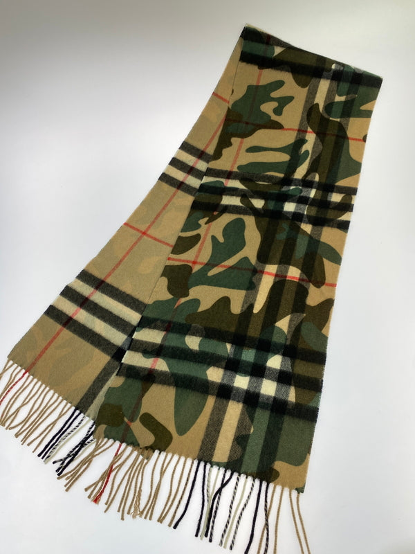 【中古品】【メンズ/レディース】 BURBERRY バーバリー WOOL MUFFLER ITFRAFER10CAS ウールマフラー チェック スカーフ 大型ストール 183-261008-em-13-min カラー：ベージュ系 万代Net店