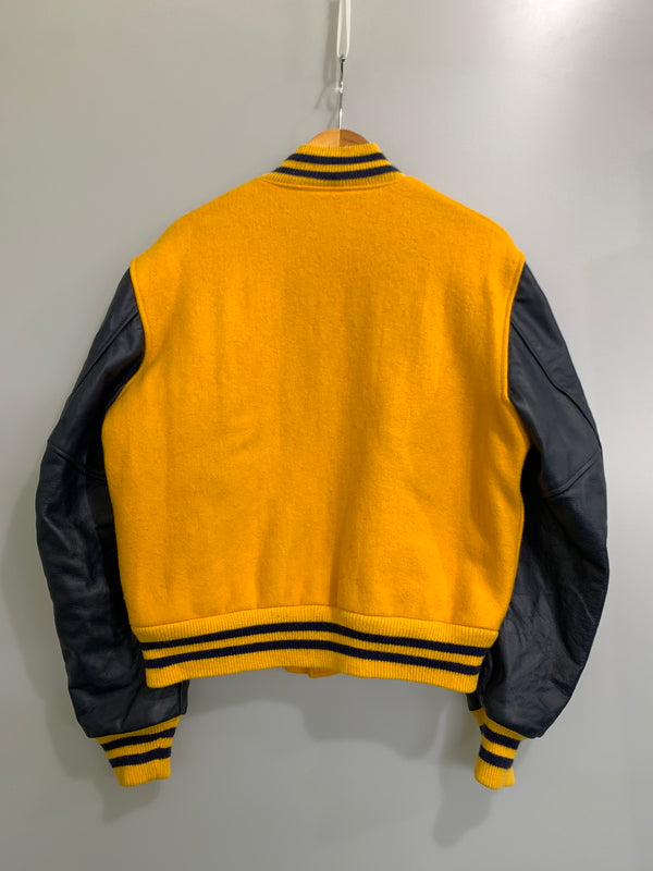【中古品】【メンズ】 GOLDEN BEAR × ANGEEZE ゴールデンベア アンジーズ STADIUM JACKET スタジアムジャケット メンズ アウター 146-261008-KS-29-min サイズ：M カラー：イエロー/ネイビー 万代Net店