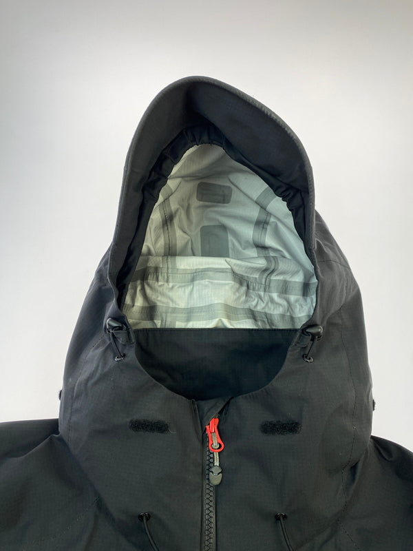 【中古品】【メンズ】 PHENIX フェニクス MOUNTAIN PARKA マウンテンパーカー PH612ST11 ナイロンジャケット アウター 144-261023-hu-32-min サイズ：L カラー：ブラック/レッド 万代Net店