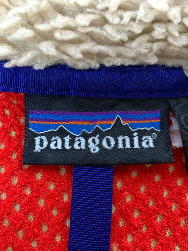 【中古品】【メンズ】 PATAGONIA パタゴニア 23024 02年製 CLASSIC RETRO CARDIGAN クラシックレトロカーディガン ボア アウター 144-261010-ta-11-min サイズ：L カラー：ベージュ/ブルー 万代Net店