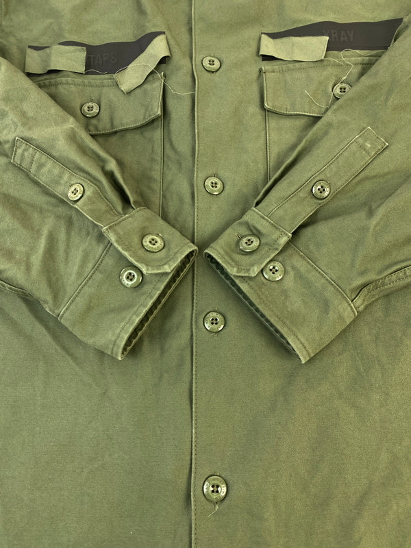【中古品】【メンズ】 WTAPS ダブルタップス 24SS CBW 01 LS COTTON SATIN IDENTITY エルエス コットン サテン アイデンティティ 241CWDT-SHM02 メンズ トップス 142-261014-KS-01-min サイズ：04 カラー：グリーン 万代Net店