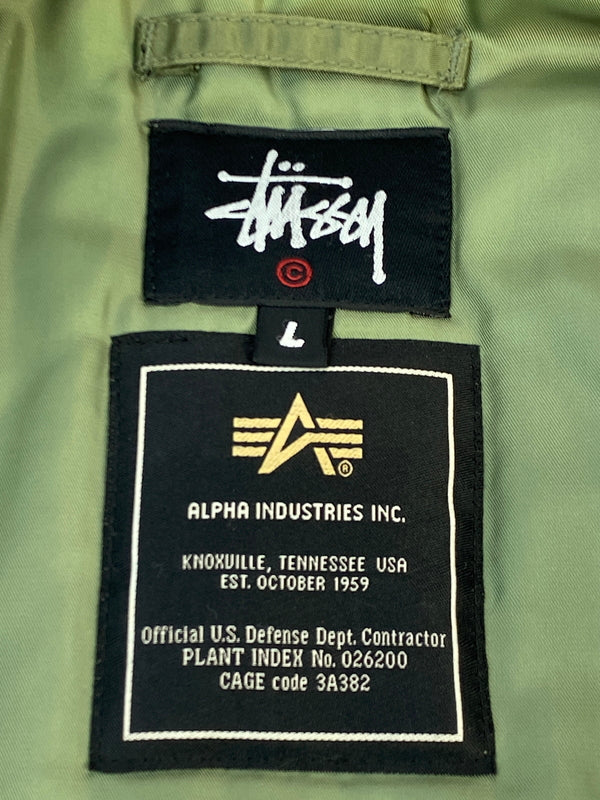 【現状渡し品】【メンズ】 STUSSY ステューシー × ALPHA × FRAGMENT 25TH MA-1 アルファ フラグメント MA-1 ジャケット アウター 142-261013-yn-21-min サイズ：L カラー：オリーブグリーン 万代Net店