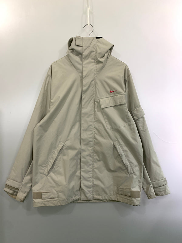 【現状渡し品】【メンズ】 NIKE ナイキ 00S ADVANCED INNOVATION TEAM NYLON MOUNTAIN HOODIE アドバンスド・イノベーション・チーム ナイロンジャケット マウンテンパーカ 146-261010-ta-35-min サイズ：XXL カラー：ライトグレー系 万代Net店