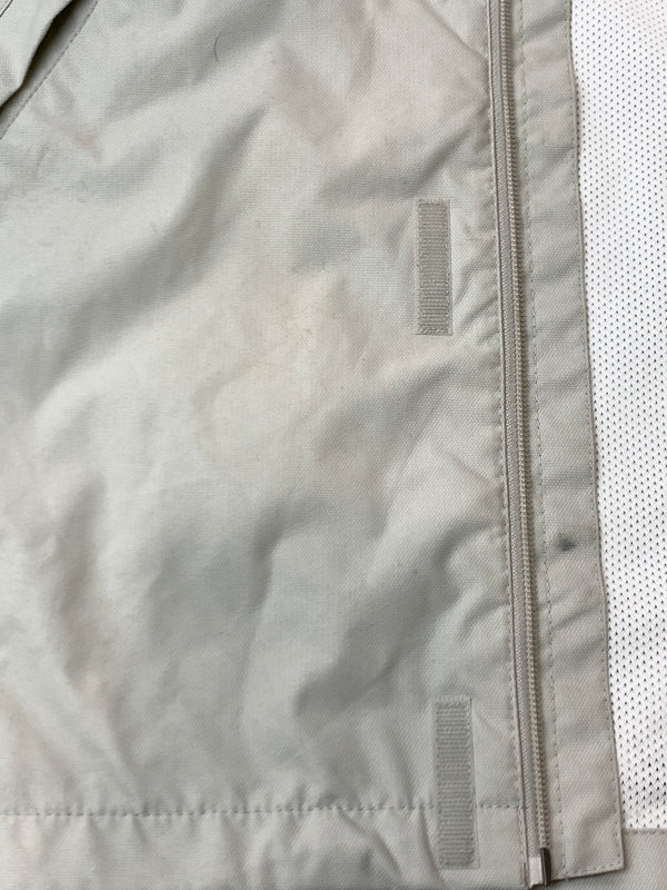 【現状渡し品】【メンズ】 NIKE ナイキ 00S ADVANCED INNOVATION TEAM NYLON MOUNTAIN HOODIE アドバンスド・イノベーション・チーム ナイロンジャケット マウンテンパーカ 146-261010-ta-35-min サイズ：XXL カラー：ライトグレー系 万代Net店
