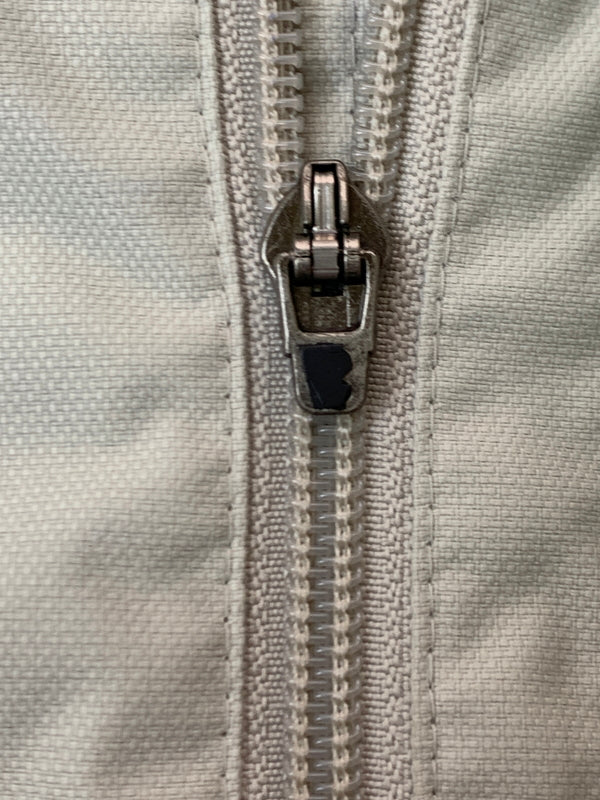 【現状渡し品】【メンズ】 NIKE ナイキ 00S ADVANCED INNOVATION TEAM NYLON MOUNTAIN HOODIE アドバンスド・イノベーション・チーム ナイロンジャケット マウンテンパーカ 146-261010-ta-35-min サイズ：XXL カラー：ライトグレー系 万代Net店