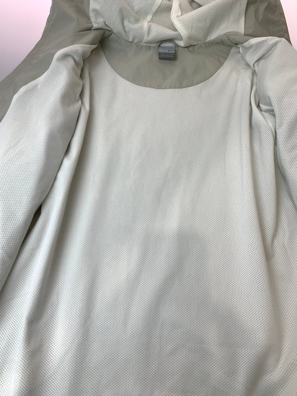 【現状渡し品】【メンズ】 NIKE ナイキ 00S ADVANCED INNOVATION TEAM NYLON MOUNTAIN HOODIE アドバンスド・イノベーション・チーム ナイロンジャケット マウンテンパーカ 146-261010-ta-35-min サイズ：XXL カラー：ライトグレー系 万代Net店