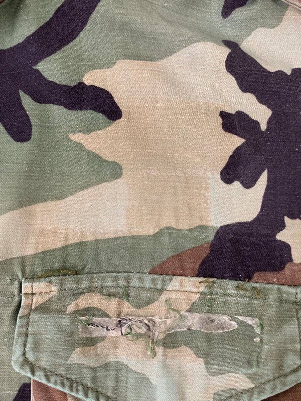 【現状渡し品】【メンズ】 U.S.ARMY ユーエスアーミー 90S M-65 FIELD JACKET 8415-01-099-7835 90年代 M-65 フィールド ジャケット ミリタリー アメリカ軍 戦闘服 カモフラ 146-261008-em-34-min サイズ：MEDIUM REGULAR カラー：迷彩柄 万代Net店