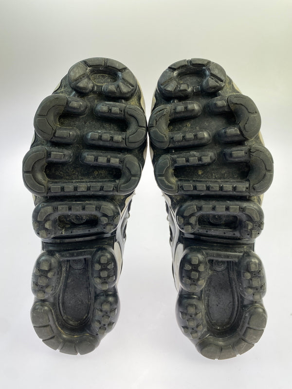 【現状渡し品】【メンズ】 NIKE ナイキ AIR VAPORMAX PLUS 924453-011 エア ヴェイパーマックス プラス スニーカー 靴 160-261013-yn-02-min サイズ：27.0cm US9 カラー：BLACK/WHITE 万代Net店