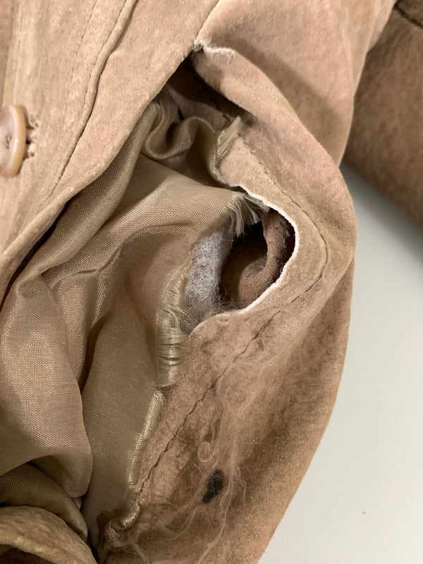 【現状渡し品】【メンズ】 JOHN ASHFORD ジョン・アシュフォード SUEDE LEATHER JACKET スエード レザー ジャケット メンズ アウター 革 ブルゾン フルジップ 146-261008-em-23-min サイズ：S カラー：ライトブラウン 万代Net店