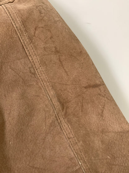 【現状渡し品】【メンズ】 JOHN ASHFORD ジョン・アシュフォード SUEDE LEATHER JACKET スエード レザー ジャケット メンズ アウター 革 ブルゾン フルジップ 146-261008-em-23-min サイズ：S カラー：ライトブラウン 万代Net店