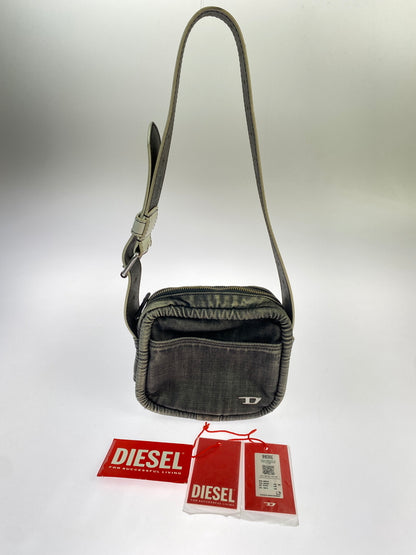 【中古品】【メンズ】 DIESEL ディーゼル DARK WASH DENIM HAND BAG ダーク ウォッシュ デニム ハンド バッグ カバン 188-261011-hu-31-min カラー：ブラック/ホワイト 万代Net店