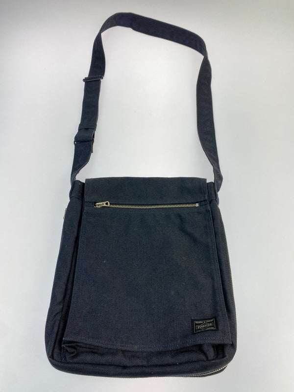 【中古品】【メンズ/レディース】 PORTER SMOKY SHOULDER BAG スモーキー バッグ 縦型 ショルダーバッグ 吉田カバン コットン 鞄 肩掛け 188-261025-em-19-min カラー：ネイビー 万代Net店