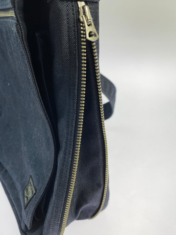 【中古品】【メンズ/レディース】 PORTER SMOKY SHOULDER BAG スモーキー バッグ 縦型 ショルダーバッグ 吉田カバン コットン 鞄 肩掛け 188-261025-em-19-min カラー：ネイビー 万代Net店
