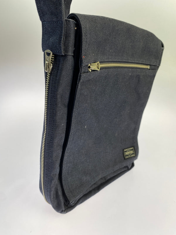 【中古品】【メンズ/レディース】 PORTER SMOKY SHOULDER BAG スモーキー バッグ 縦型 ショルダーバッグ 吉田カバン コットン 鞄 肩掛け 188-261025-em-19-min カラー：ネイビー 万代Net店