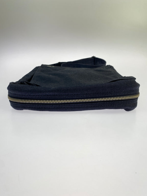 【中古品】【メンズ/レディース】 PORTER SMOKY SHOULDER BAG スモーキー バッグ 縦型 ショルダーバッグ 吉田カバン コットン 鞄 肩掛け 188-261025-em-19-min カラー：ネイビー 万代Net店