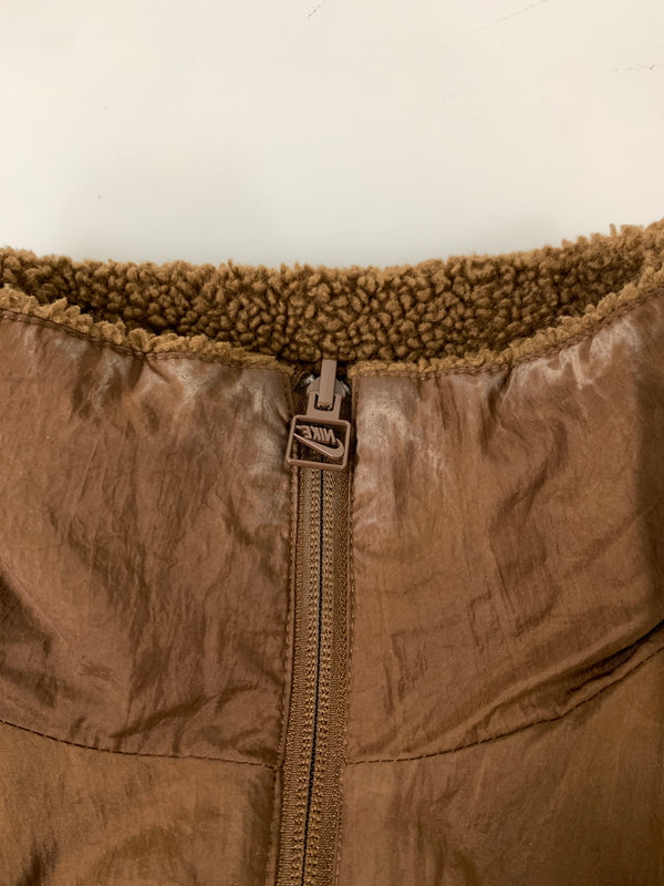 【中古品】【メンズ】 NIKE ナイキ REVERSIBLE BOA JACKET リバーシブル ボアジャケット アウター 148-261023-hu-12-min サイズ：M カラー：ブラウン系 万代Net店
