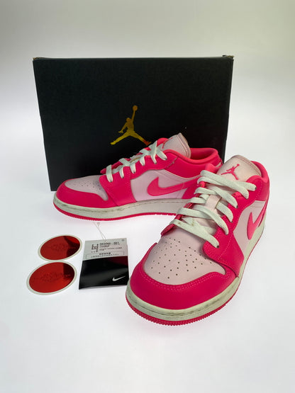 【中古品】【レディース】 NIKE ナイキ JORDAN BRAND AIR JORDAN 1 LOW (GS) 553560-661 GS エアジョーダン1 ロー スニーカー ガールズ 160-261018-em-05-min サイズ：24.0cm カラー：PINK FOAM HYPER PINK-SUMMIT WHITE 万代Net店