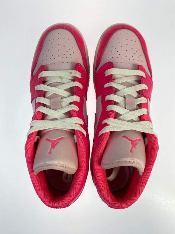 【中古品】【レディース】 NIKE ナイキ JORDAN BRAND AIR JORDAN 1 LOW (GS) 553560-661 GS エアジョーダン1 ロー スニーカー ガールズ 160-261018-em-05-min サイズ：24.0cm カラー：PINK FOAM HYPER PINK-SUMMIT WHITE 万代Net店