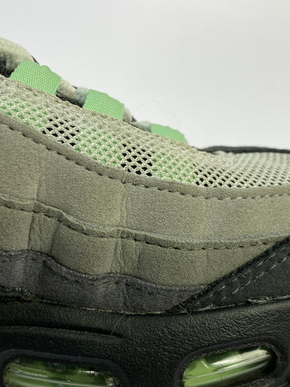 【中古品】【レディース】 NIKE ナイキ AIR MAX 95 BIG BUBBLE HJ5996-005 ウィメンズ エアマックス95 ビッグバブル スニーカー シューズ 166-261018-em-04-min サイズ：24.0cm カラー：ブラック / ホワイト / ミディアム グレー / フレッシュ ミント 万代Net店