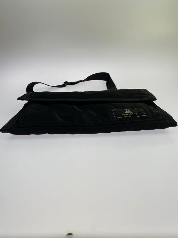【中古品】【メンズ/レディース】 ANREALAGE アンリアレイジ × PORTER ポーター SHOULDER BAG ショルダーバッグ 吉田カバン コラボ 鞄 188-261025-em-21-min カラー：ブラック 万代Net店