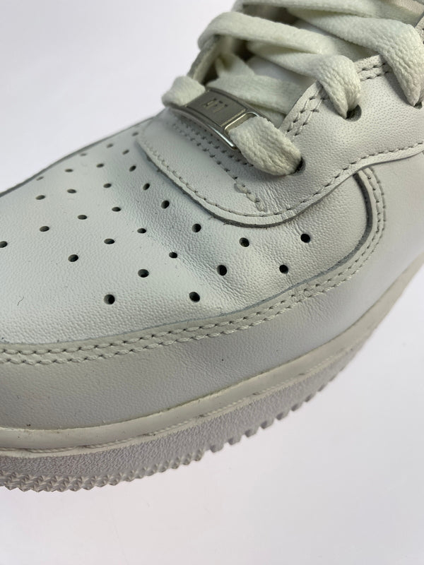 【中古品】【メンズ】 NIKE ナイキ AIR FORCE 1 MID '07 CW2289-111 エアフォース1 ミッド スニーカー メンズ シューズ 靴 160-261018-em-13-min サイズ：27.5cm カラー：WHITE 万代Net店