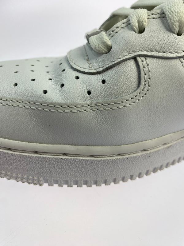 【中古品】【メンズ】 NIKE ナイキ AIR FORCE 1 MID '07 CW2289-111 エアフォース1 ミッド スニーカー メンズ シューズ 靴 160-261018-em-13-min サイズ：27.5cm カラー：WHITE 万代Net店