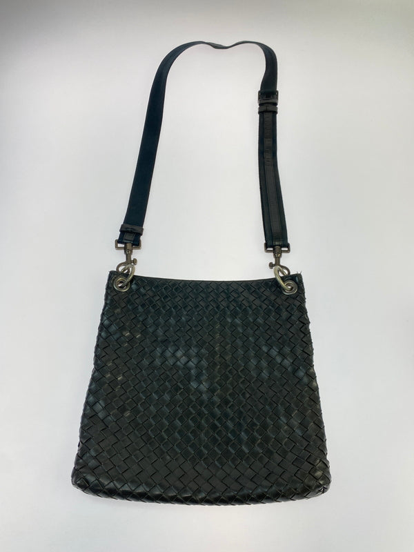 【現状渡し品】【レディース】 BOTTEGA VENETA ボッテガヴェネタ イントレチャート ショルダーバッグ レザー 編み込み 斜めがけ 鞄 カバン 180-261025-em-16-min カラー：ブラック 万代Net店