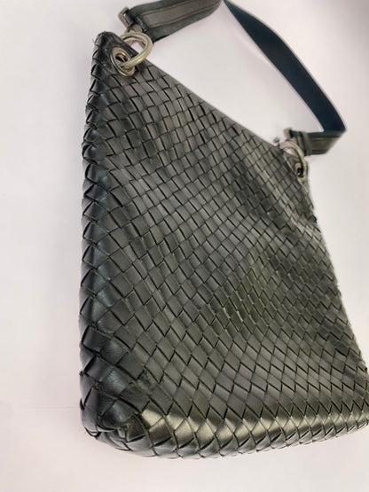 【現状渡し品】【レディース】 BOTTEGA VENETA ボッテガヴェネタ イントレチャート ショルダーバッグ レザー 編み込み 斜めがけ 鞄 カバン 180-261025-em-16-min カラー：ブラック 万代Net店