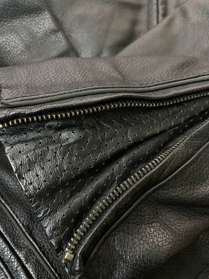 【中古品】【メンズ】 HARLEY-DAVIDSON ハーレーダビッドソン シングル ライダース ジャケット メンズ アウター バイク フルジップ 革ジャン 145-261015-em-09-min サイズ：M カラー：ブラック 万代Net店
