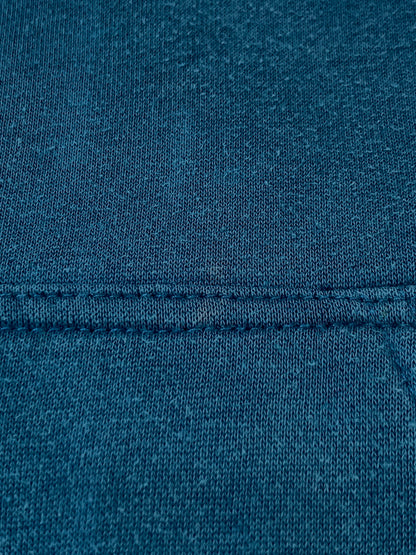 【現状渡し品】【メンズ】 TIGHTBOOTH タイトブース PULLOVER HOODIE プルオーバー フーディ メンズ パーカー トップス スウェット 刺繍 142-261022-em-07-min サイズ：M カラー：ターコイズブルー 万代Net店