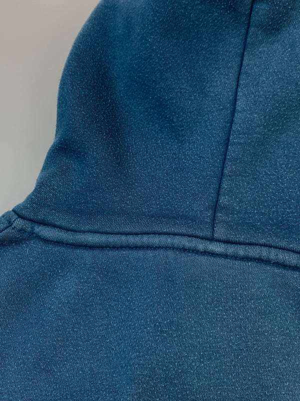 【現状渡し品】【メンズ】 TIGHTBOOTH タイトブース PULLOVER HOODIE プルオーバー フーディ メンズ パーカー トップス スウェット 刺繍 142-261022-em-07-min サイズ：M カラー：ターコイズブルー 万代Net店