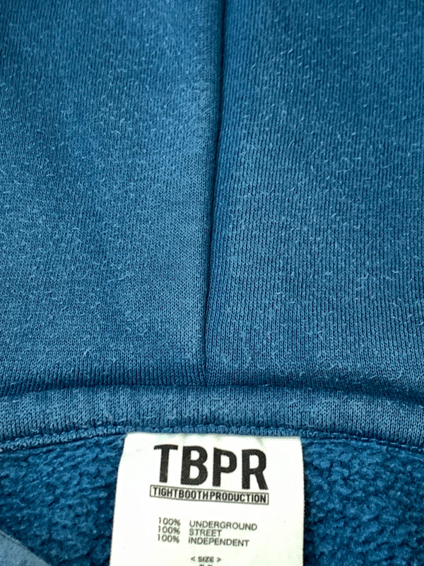 【現状渡し品】【メンズ】 TIGHTBOOTH タイトブース PULLOVER HOODIE プルオーバー フーディ メンズ パーカー トップス スウェット 刺繍 142-261022-em-07-min サイズ：M カラー：ターコイズブルー 万代Net店