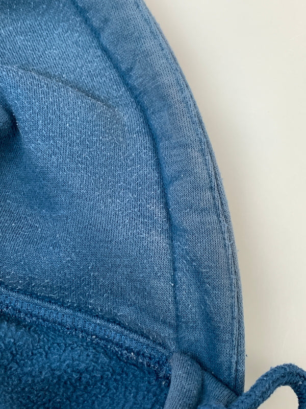 【現状渡し品】【メンズ】 TIGHTBOOTH タイトブース PULLOVER HOODIE プルオーバー フーディ メンズ パーカー トップス スウェット 刺繍 142-261022-em-07-min サイズ：M カラー：ターコイズブルー 万代Net店
