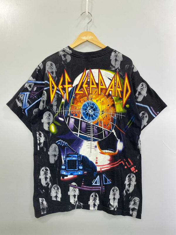 【現状渡し品】【メンズ】 GIANT ジャイアント 90S DEF LEPPARD ALL OVER PLINT S/S TEE 90年代 プリント ショートスリーブ 半袖 Tシャツ ヴィンテージ メンズ トップス バンドT ロックバンド 146-261015-em-07-min サイズ：L カラー：グレー 万代Net店