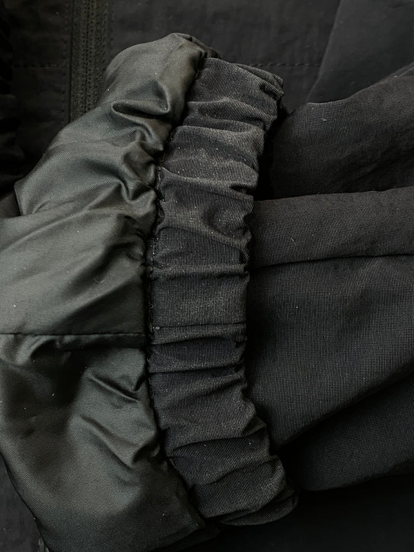 【中古品】【メンズ】 FRED PERRY フレッドペリー OVERSIZED HOODED SHELL JKT オーバーサイズ フーデッド シェルジャケット メンズ ライトアウター ナイロン 141-261015-em-30-min サイズ：M カラー：ブラック 万代Net店