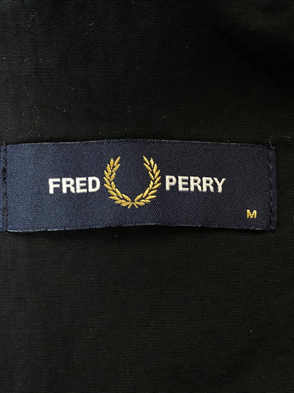 【中古品】【メンズ】 FRED PERRY フレッドペリー OVERSIZED HOODED SHELL JKT オーバーサイズ フーデッド シェルジャケット メンズ ライトアウター ナイロン 141-261015-em-30-min サイズ：M カラー：ブラック 万代Net店