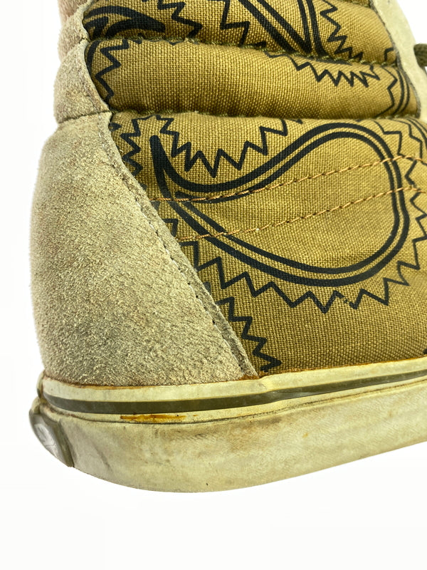 【現状渡し品】【メンズ】 STUSSY ステューシー × VANS バンズ SK8 HI スケートハイ スケハイ ハイカット スニーカー メンズ シューズ 靴 ヴァンズ 163-261018-em-38-min サイズ：不明 カラー：ベージュ / ブラウン（ペイズリー柄） 万代Net店