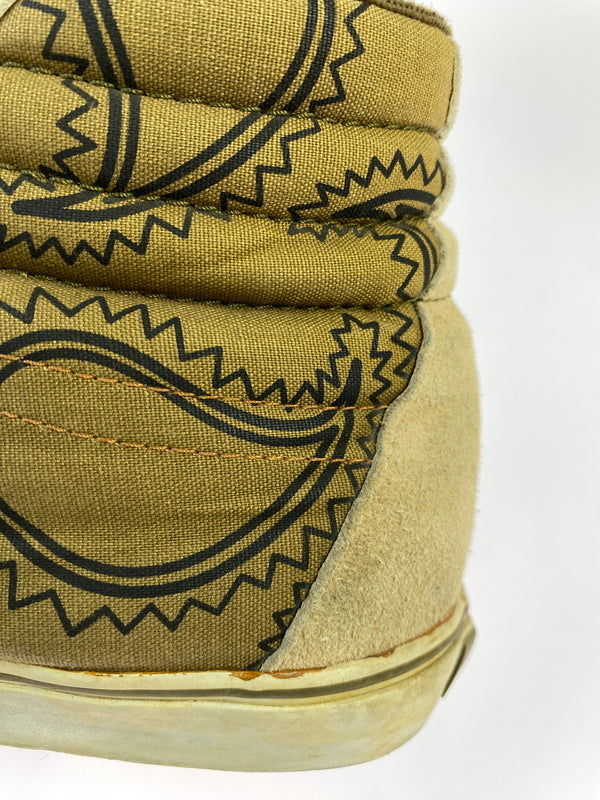 【現状渡し品】【メンズ】 STUSSY ステューシー × VANS バンズ SK8 HI スケートハイ スケハイ ハイカット スニーカー メンズ シューズ 靴 ヴァンズ 163-261018-em-38-min サイズ：不明 カラー：ベージュ / ブラウン（ペイズリー柄） 万代Net店