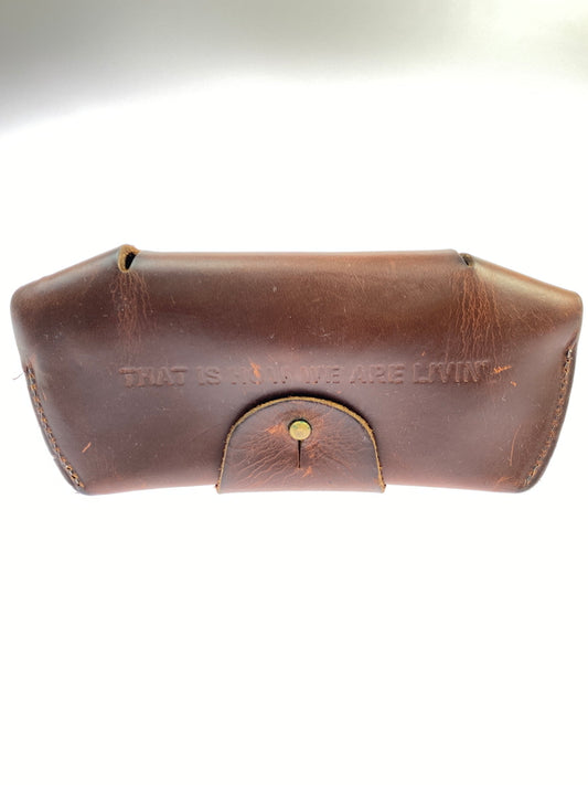【中古品】【メンズ】 STUSSY LIVIN GENERAL STORE ステューシー リビン ジェネラルストア レザーケース 208-261021-jt-35-min カラー：ブラウン 万代Net店